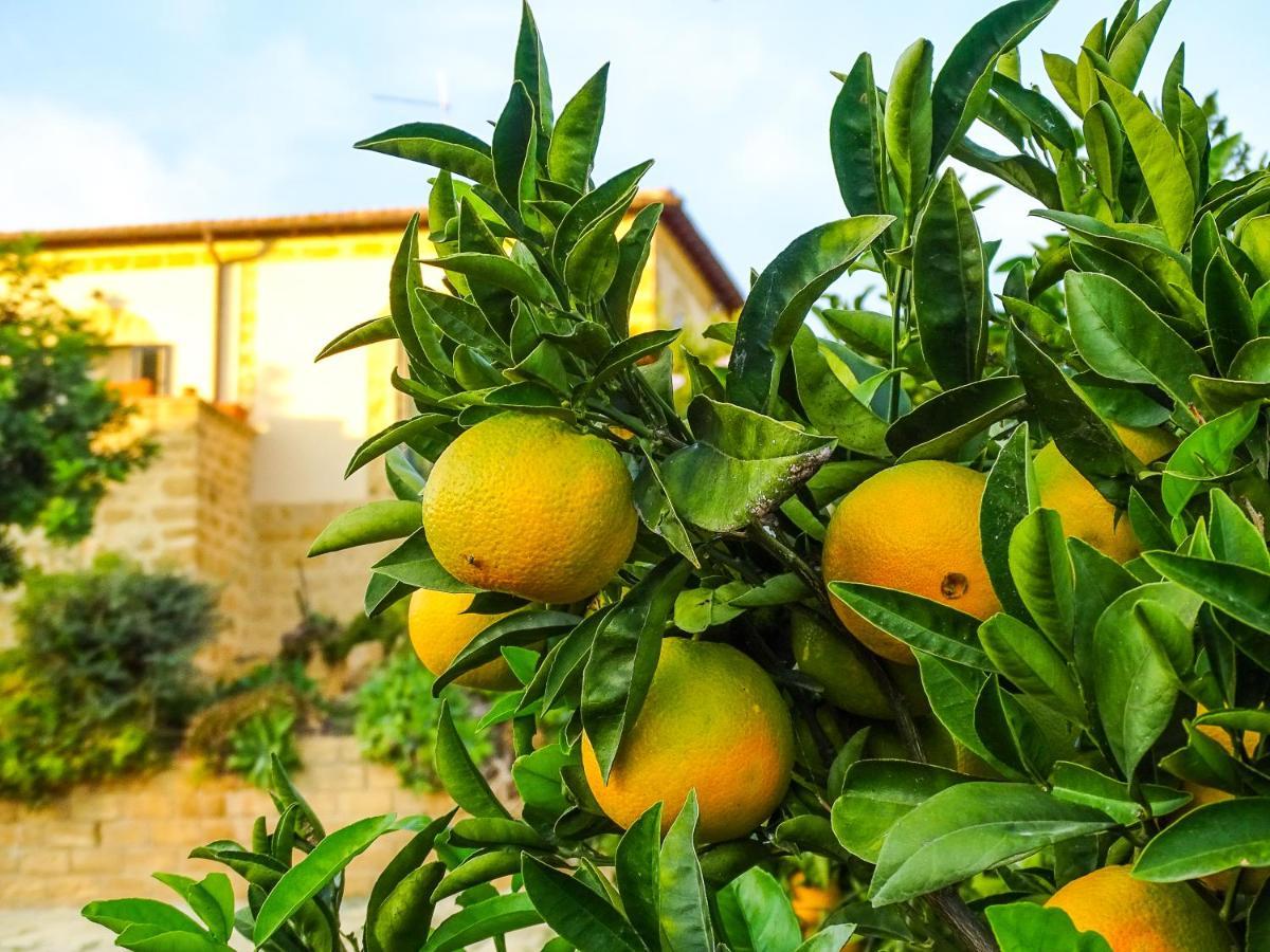 Villa La Lumia B&B Suites & Apartments Agrigento Exterior photo