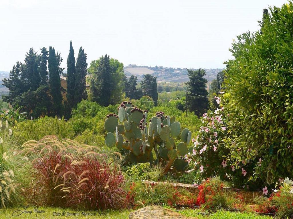 Villa La Lumia B&B Suites & Apartments Agrigento Exterior photo