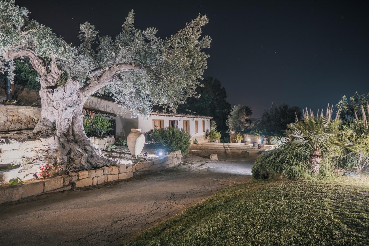 Villa La Lumia B&B Suites & Apartments Agrigento Exterior photo